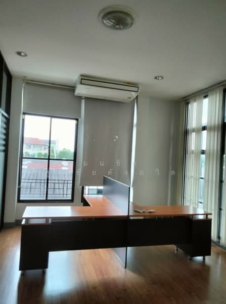 Baan Klang Krung Office Park Ladprao 71, Bangkok, ซอยลาดพร้าว 71 Nak Niwas Road, Lat Phrao, Bangkok, 4 Bedrooms, 400 sqm, Townhouse For Rent, by Monchit Surachaidunthavin, 500333966 - DDproperty.com