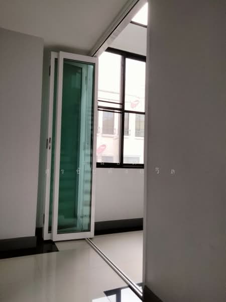 Baan Klang Krung Office Park Ladprao 71 : บ้านกลางกรุง ออฟฟิศ พาร์ค ลาดพร้าว 71, กรุงเทพ, ซอยลาดพร้าว 71 ถนนนาคนิวาส, ลาดพร้าว, กรุงเทพ, 400 ตร.ม., ทาวน์เฮ้าส์ ให้เช่า, โดย มนชิต สุรชัยดังถวิล, 500333966 - DDproperty.com