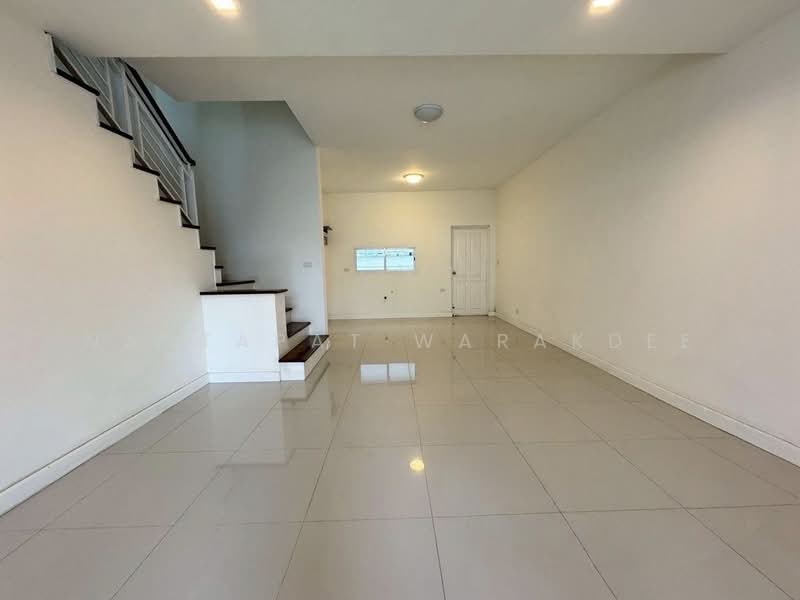 Town Avenue Srinagarindra, Bangkok, Soi On Nut 68, Suan Luang, Bangkok, 3 Bedrooms, 195 sqm, Townhouse For Sale, by Nantapat Warakdee, 500334030 - DDproperty.com