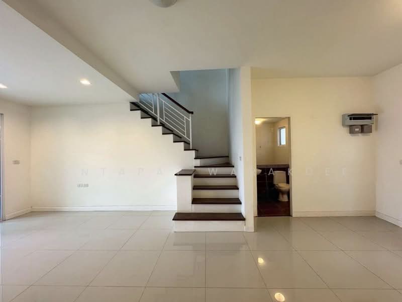 Town Avenue Srinagarindra, Bangkok, Soi On Nut 68, Suan Luang, Bangkok, 3 Bedrooms, 195 sqm, Townhouse For Sale, by Nantapat Warakdee, 500334030 - DDproperty.com
