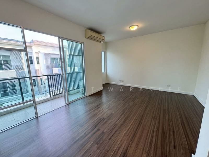 Town Avenue Srinagarindra, Bangkok, Soi On Nut 68, Suan Luang, Bangkok, 3 Bedrooms, 195 sqm, Townhouse For Sale, by Nantapat Warakdee, 500334030 - DDproperty.com