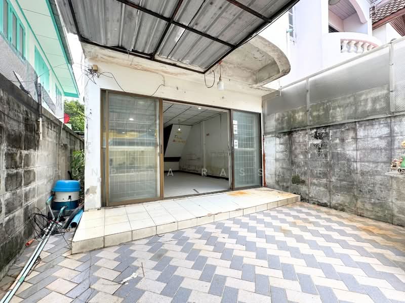 ทาวน์เฮาส์ ซอยลาดปลาเค้า72 : Lat Plakhao 72, Bangkok, Anusaowari, Bang Khen, Bangkok, 2 Bedrooms, 120 sqm, Townhouse For Sale, by Punpapa Rassamee, 500334047 - DDproperty.com