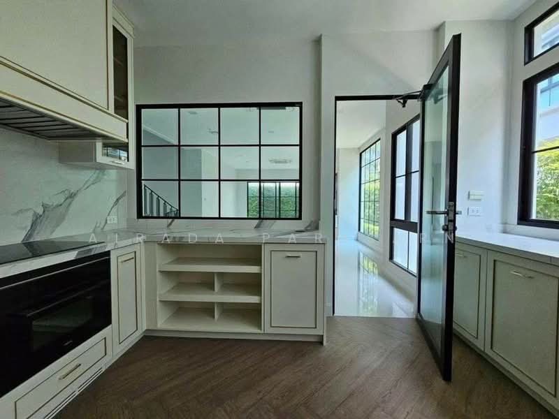 Nantawan Pinklao-Kanchana, Bangkok, 99 Asawaphichet Road, Bang Ra Mat, Taling Chan, Bangkok, 4 Bedrooms, 304 sqm, Single Detached House For Rent, by Airada Parasarn, 500334117 - DDproperty.com
