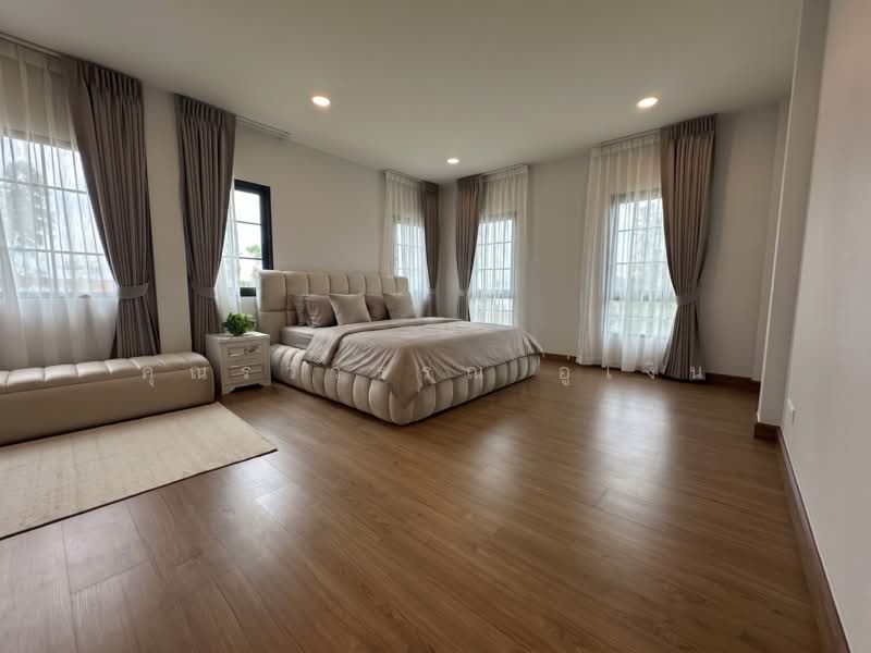 Centro Bangna, Samut Prakan, 111 Soi 3, Bang Kaeo, Bang Plee, Samut Prakan, 4 Bedrooms, 303 sqm, Single Detached House For Rent, by คุณรวีวรรณ อู่เงิน, 500334120 - DDproperty.com