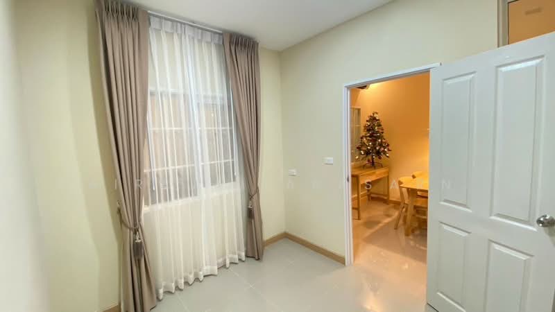 Golden Town Sukhumvit-Bearing Station, Samut Prakan, Soi Tesabansamrongtai 6, Sam Rong, Phra Pra Daeng, Samut Prakan, 3 Bedrooms, 96 sqm, Townhouse For Rent, by Airada Parasarn, 500334169 - DDproperty.com
