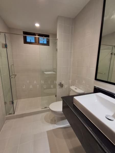The Lanai Private Residence, Bangkok, 33 Sukhumvit 26, Khong Tan, Khlong Toei, Bangkok, 4 Bedrooms, 350 sqm, Apartment For Rent, by Yaninatta Jaturaphut, 500334185 - DDproperty.com