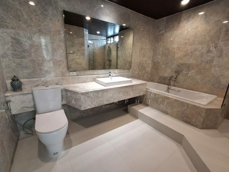 The Lanai Private Residence, Bangkok, 33 Sukhumvit 26, Khong Tan, Khlong Toei, Bangkok, 4 Bedrooms, 350 sqm, Apartment For Rent, by Yaninatta Jaturaphut, 500334185 - DDproperty.com