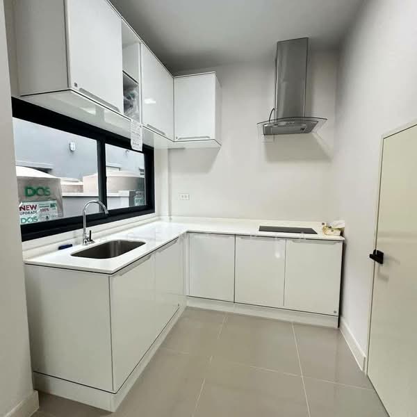 Baan Klang Muang Ramintra 83 Station, Bangkok, 16 Kanchanaphisek Road, Ram Inthra, Khan Na Yao, Bangkok, 4 Bedrooms, 218 sqm, Townhouse For Rent, by Agent Pla, 500334201 - DDproperty.com
