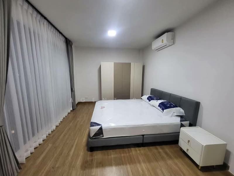 Baan Klang Muang Ramintra 83 Station, Bangkok, 16 Kanchanaphisek Road, Ram Inthra, Khan Na Yao, Bangkok, 4 Bedrooms, 218 sqm, Townhouse For Rent, by Agent Pla, 500334201 - DDproperty.com