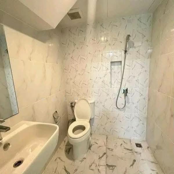 Baan Klang Muang Ramintra 83 Station, Bangkok, 16 Kanchanaphisek Road, Ram Inthra, Khan Na Yao, Bangkok, 4 Bedrooms, 218 sqm, Townhouse For Rent, by Agent Pla, 500334201 - DDproperty.com
