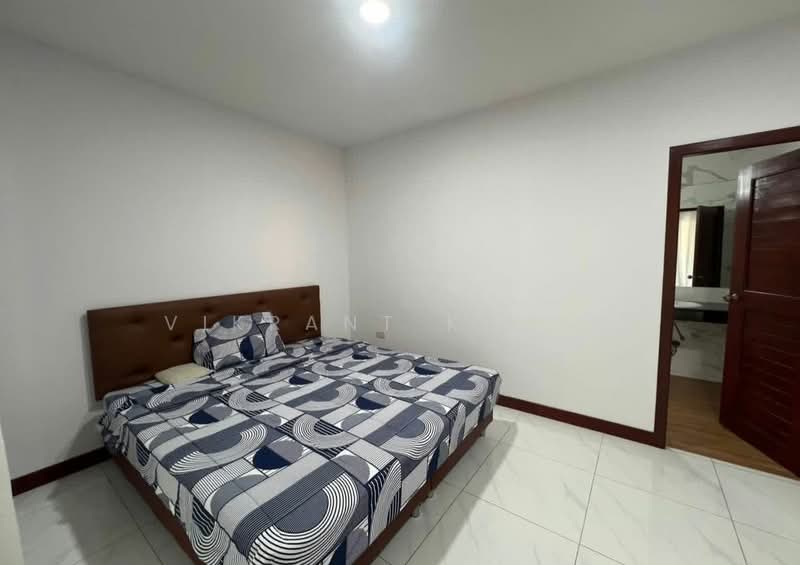 4-BR House, Chon Buri (Pattaya), Nong Pru, Bang Lamung (Pattaya), Chon Buri (Pattaya), 4 Bedrooms, 300 sqm, Single Detached House For Rent, by Vikrant Kokar, 500334206 - DDproperty.com