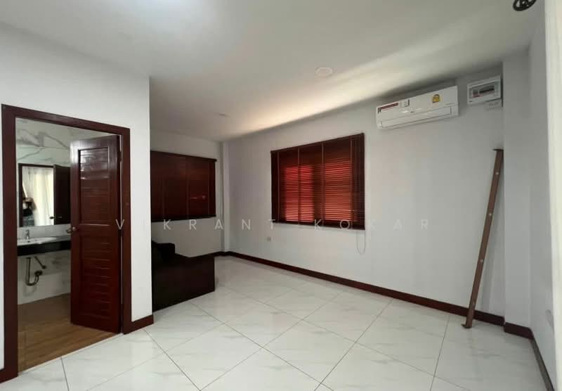 4-BR House, Chon Buri (Pattaya), Nong Pru, Bang Lamung (Pattaya), Chon Buri (Pattaya), 4 Bedrooms, 300 sqm, Single Detached House For Rent, by Vikrant Kokar, 500334206 - DDproperty.com