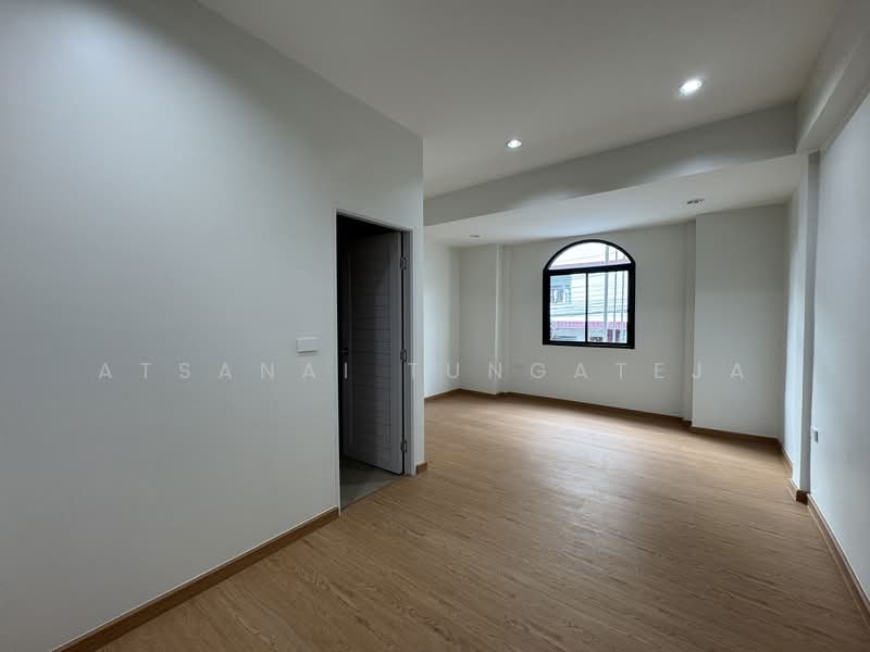 โชคชัย 4 ซอย 40, Bangkok, โชคชัย 4, Lat Phrao, Bangkok, 3 Bedrooms, 100 sqm, Townhouse For Sale, by Atsanai Tungateja, 500334224 - DDproperty.com