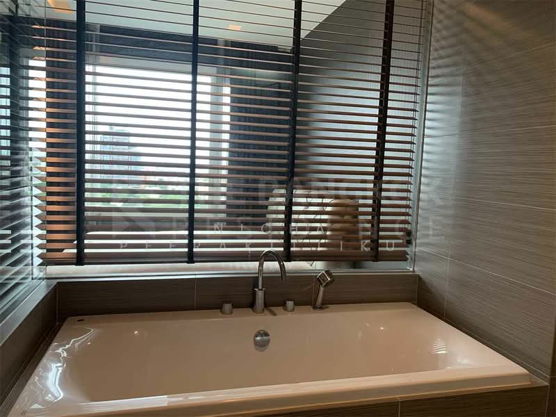 Siri At Sukhumvit, Bangkok, 902 Sukhumvit Road, Phra Kanong, Khlong Toei, Bangkok, 2 Bedrooms, 69 sqm, Condo For Rent, by Nicha Peerakittikul, 500334242 - DDproperty.com