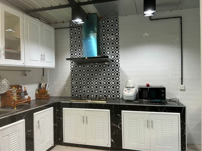Pruksa Ville 92 Onnut-Suvarnabhumi, Samut Prakan, Soi Ladkrabang 14/1, Ladkrabang Road, Rachathewa, Bang Plee, Samut Prakan, 3 Bedrooms, 204 sqm, Single Detached House For Sale, by Sarunyarat Sutthiapiwat, 500334319 - DDproperty.com