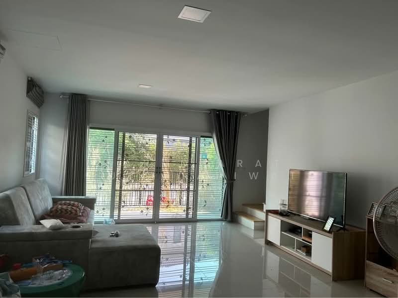 Pruksa Ville 92 Onnut-Suvarnabhumi, Samut Prakan, Soi Ladkrabang 14/1, Ladkrabang Road, Rachathewa, Bang Plee, Samut Prakan, 3 Bedrooms, 204 sqm, Single Detached House For Sale, by Sarunyarat Sutthiapiwat, 500334319 - DDproperty.com