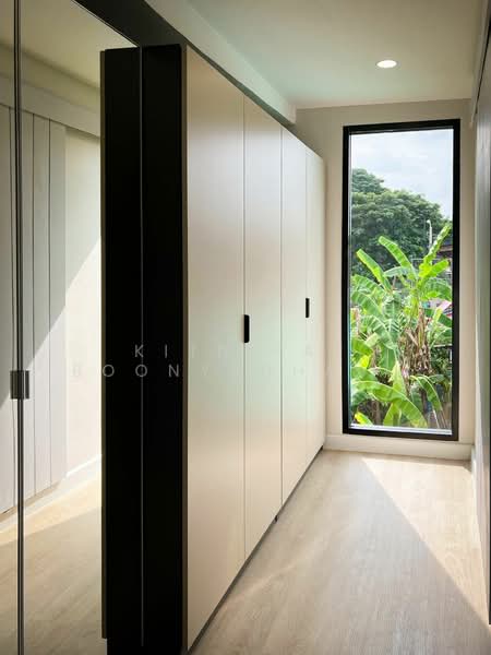 5-BR Townhouse, Bangkok, Khlong Tan Nua, Watthana, Bangkok, 5 Bedrooms, 200 sqm, Townhouse For Sale, by Kitnipat Boonyadhammakul, 500334410 - DDproperty.com
