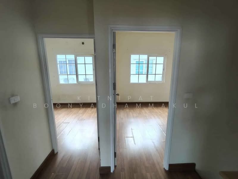 Golden Town 2 Ladprao-Kaset Nawamin, Bangkok, Soi Nawamin 42 Yak 27, Khlong Kum, Bueng Kum, Bangkok, 4 Bedrooms, 220 sqm, Townhouse For Sale, by Kitnipat Boonyadhammakul, 500334448 - DDproperty.com