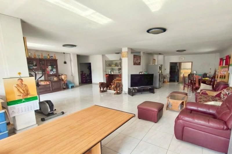 ซอยลาดพร้าว 109, Bangkok, ถนนลาดพร้าว, Khlong Chan, Bang Kapi, Bangkok, 4 Bedrooms, 248 sqm, Single Detached House For Sale, by คุณอร, 500334512 - DDproperty.com