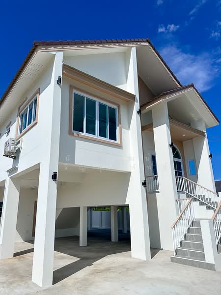 Brand New Modern House with Generous Living Space in Khua Mung, Saraphi, Chiang Mai, Kho Muong, Saraphi, Chiang Mai, 3 Bedrooms, 200 sqm, Single Detached House For Sale, by Nunthawat Hiranputtipat, 500334562 - DDproperty.com