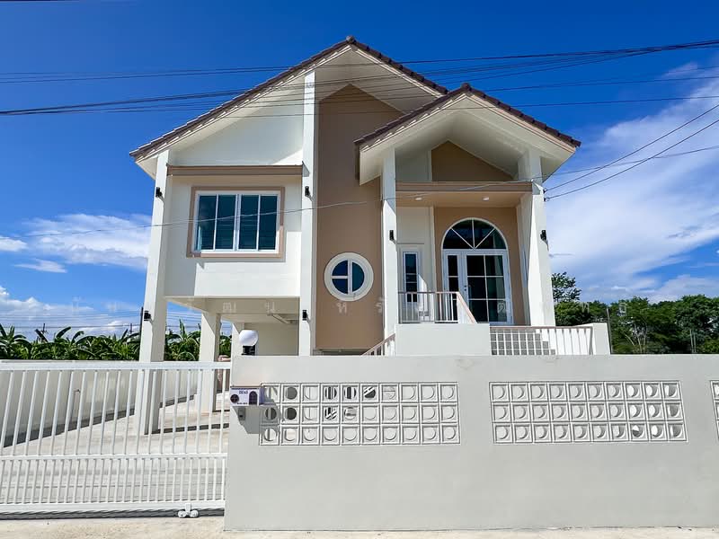 Brand New Modern House with Generous Living Space in Khua Mung, Saraphi, Chiang Mai, Kho Muong, Saraphi, Chiang Mai, 3 Bedrooms, 200 sqm, Single Detached House For Sale, by Nunthawat Hiranputtipat, 500334562 - DDproperty.com
