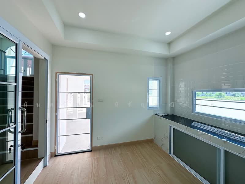 Brand New Modern House with Generous Living Space in Khua Mung, Saraphi, Chiang Mai, Kho Muong, Saraphi, Chiang Mai, 3 Bedrooms, 200 sqm, Single Detached House For Sale, by Nunthawat Hiranputtipat, 500334562 - DDproperty.com