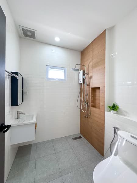 Brand New Modern House with Generous Living Space in Khua Mung, Saraphi, Chiang Mai, Kho Muong, Saraphi, Chiang Mai, 3 Bedrooms, 200 sqm, Single Detached House For Sale, by Nunthawat Hiranputtipat, 500334562 - DDproperty.com
