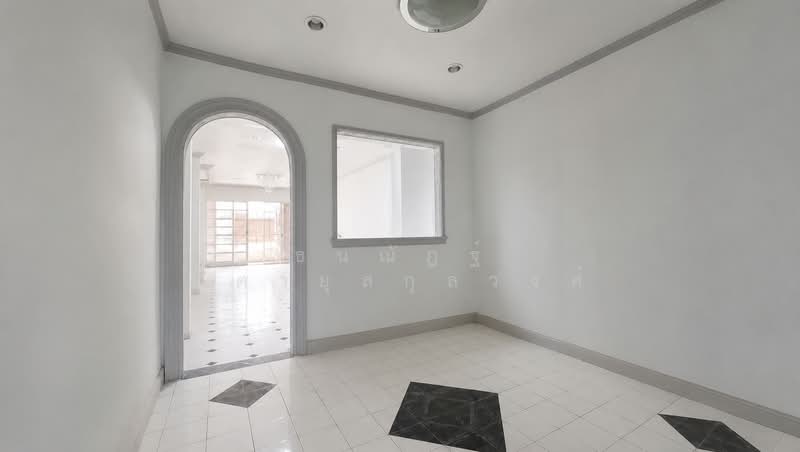 ทาวน์เฮาส์ 2 ชั้น ซอยจ่าโสด แยก5, Bangkok, Bang Na, Bangkok, 5 Bedrooms, 260 sqm, Townhouse For Sale, by ธนณัฎฐ์ ศตายุสกุลวงศ์, 500334628 - DDproperty.com