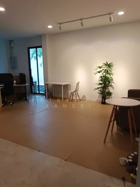 บ้าน 10-ห้องนอน, กรุงเทพ, สวนหลวง, กรุงเทพ, 900 ตร.ม., บ้านเดี่ยว ขาย, โดย Patraporn Kansri, 500334636 - DDproperty.com