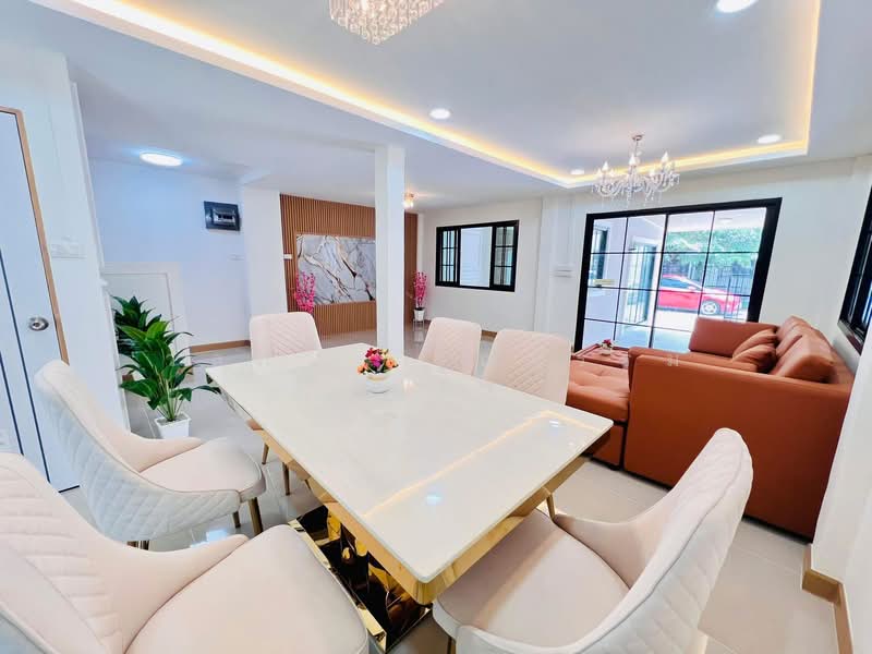 นนทรีปาร์ค ไทรม้า, Nonthaburi, รัตนาธิเบศร์, Sai Ma, Muang Nonthaburi, Nonthaburi, 5 Bedrooms, 150 sqm, Semi-Detached House (Twin House) For Sale, by Wanlapa Charoonthum, 500334646 - DDproperty.com
