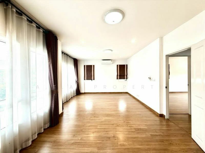 เดอะ ลิฟวิ่ง ศรีราชา, Chon Buri (Pattaya), Nong - Kham, Si Racha, Chon Buri (Pattaya), 3 Bedrooms, 250 sqm, Single Detached House For Sale, by A.T.A. Property, 500334801 - DDproperty.com