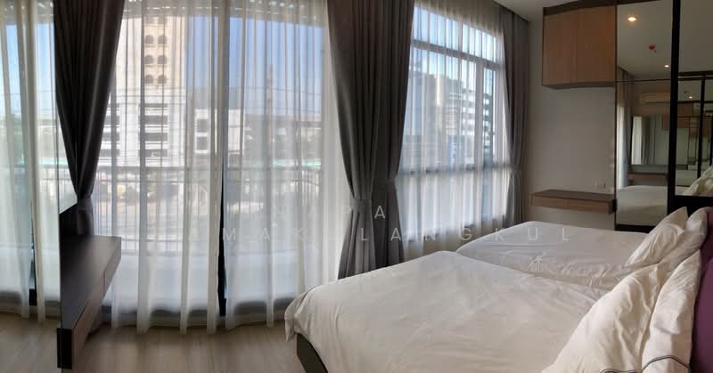 The Capital Ekamai-Thonglor, Bangkok, 2898 New Petchaburi Rd, Bang Kapi, Huai Khwang, Bangkok, 3 Bedrooms, 180 sqm, Condo For Rent, by Napat Thamakulangkul, 500334809 - DDproperty.com