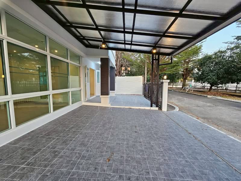 Maneerin Lake & Park and Nantana Garden Park Place, Pathum Thani, Tiwanon Road 345, Bang Khu Wat, Muang Pathum Thani, Pathum Thani, 4 Bedrooms, 220 sqm, Single Detached House For Sale, by Wanlapa Charoonthum, 500334827 - DDproperty.com