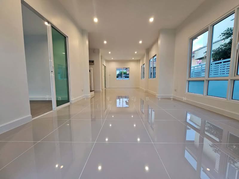 Maneerin Lake & Park and Nantana Garden Park Place, Pathum Thani, Tiwanon Road 345, Bang Khu Wat, Muang Pathum Thani, Pathum Thani, 4 Bedrooms, 220 sqm, Single Detached House For Sale, by Wanlapa Charoonthum, 500334827 - DDproperty.com