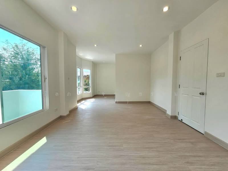 Maneerin Lake & Park and Nantana Garden Park Place, Pathum Thani, Tiwanon Road 345, Bang Khu Wat, Muang Pathum Thani, Pathum Thani, 4 Bedrooms, 220 sqm, Single Detached House For Sale, by Wanlapa Charoonthum, 500334827 - DDproperty.com