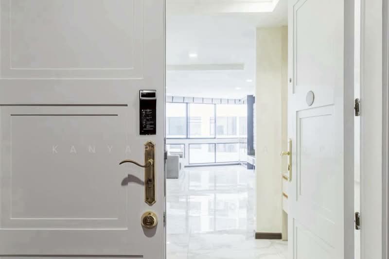 President Park Sukhumvit 24, Bangkok, 99 Sukhumvit 24 Alley, Khlongtoei Nua, Watthana, Bangkok, 3 Bedrooms, 223 sqm, Condo For Rent, by Kanyapuk Tinanop, 500334897 - DDproperty.com