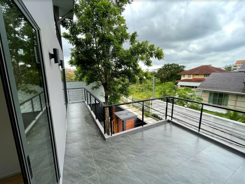 Luxury House Sukhumvit 71, Bangkok, Khlong Tan Nua, Watthana, Bangkok, 5 Bedrooms, 700 sqm, Single Detached House For Rent, by Blueprint.Property, 500334983 - DDproperty.com