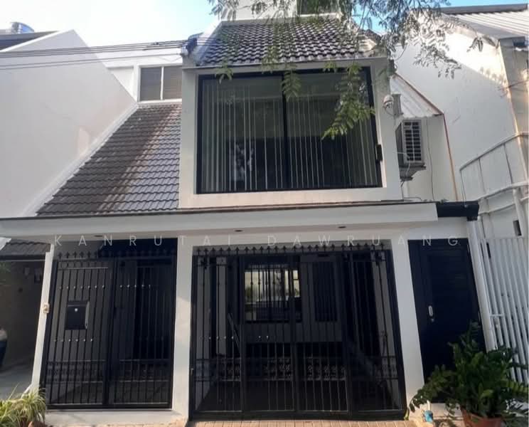 Townhouse soi Sukhumvit 49/4, Bangkok, Khlong Tan Nua, Watthana, Bangkok, 4 Bedrooms, 276 sqm, Townhouse For Sale, by Kanrutai Dawruang, 500334984 - DDproperty.com