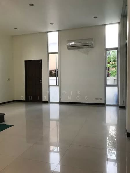 บ้าน 4.5 ชั้น ให้เช่า ลาดพร้าว – ภาวนา, กรุงเทพ, จันทรเกษม, จตุจักร, กรุงเทพ, 350 ตร.ม., ตึกแถว-อาคารพาณิชย์ ให้เช่า, โดย Pudis Chitrungsakorn, 500335085 - DDproperty.com