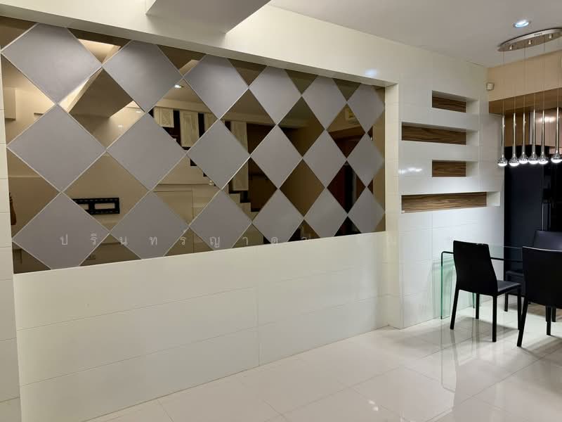 Bless Town Sukhumvit 50, Bangkok, Sukhumvit 50 Road, Phra Kanong, Khlong Toei, Bangkok, 3 Bedrooms, 240 sqm, Townhouse For Rent, by ปรินทร์ญาดา ชิณโชติ, 500335089 - DDproperty.com