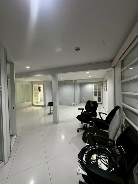 Detached House for Rent – Near MRT Ladprao, Bangkok, Jom Phon, Chatuchak, Bangkok, , 604 sqm, Shophouse For Rent, by Pudis Chitrungsakorn, 500335103 - DDproperty.com