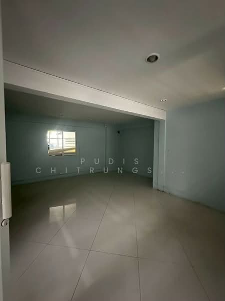 บ้านเดี่ยวให้เช่า - ใกล้ MRT ลาดพร้าว, กรุงเทพ, จอมพล, จตุจักร, กรุงเทพ, 604 ตร.ม., ตึกแถว-อาคารพาณิชย์ ให้เช่า, โดย Pudis Chitrungsakorn, 500335103 - DDproperty.com