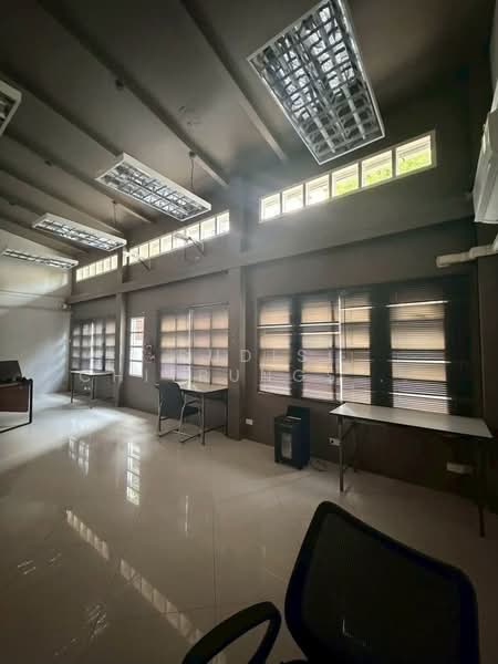 Detached House for Rent – Near MRT Ladprao, Bangkok, Jom Phon, Chatuchak, Bangkok, , 604 sqm, Shophouse For Rent, by Pudis Chitrungsakorn, 500335103 - DDproperty.com