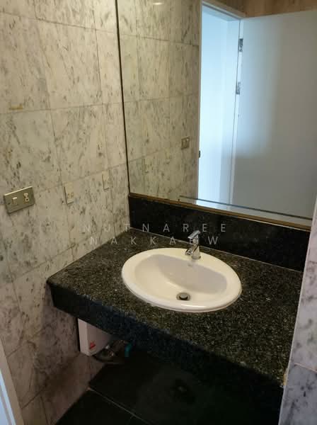 The Royal Place 1, Bangkok, Rajdamri, Lumphini, Pathum Wan, Bangkok, 1 Bedroom, 64 sqm, Condo For Rent, by Nutnaree Nakkaew, 500335121 - DDproperty.com