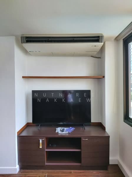 The Royal Place 1, Bangkok, Rajdamri, Lumphini, Pathum Wan, Bangkok, 1 Bedroom, 64 sqm, Condo For Rent, by Nutnaree Nakkaew, 500335121 - DDproperty.com