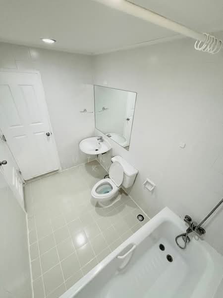 Waterford Park Rama 4, Bangkok, 77 Phum Chit Alley, Phra Kanong, Khlong Toei, Bangkok, 2 Bedrooms, 67 sqm, Condo For Rent, by Nutnaree Nakkaew, 500335126 - DDproperty.com