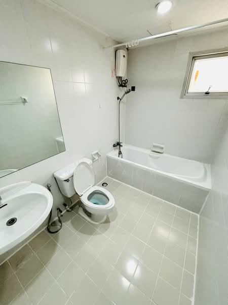 Waterford Park Rama 4, Bangkok, 77 Phum Chit Alley, Phra Kanong, Khlong Toei, Bangkok, 2 Bedrooms, 67 sqm, Condo For Rent, by Nutnaree Nakkaew, 500335126 - DDproperty.com