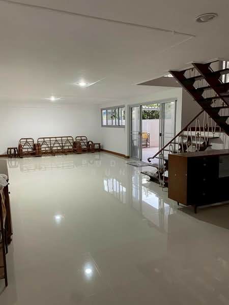 บ้านไม้ 2 ชั้นให้เช่า - ลาดพร้าว ใกล้ MRTลาดพร้าว, กรุงเทพ, จันทรเกษม, จตุจักร, กรุงเทพ, 420 ตร.ม., ตึกแถว-อาคารพาณิชย์ ให้เช่า, โดย Pudis Chitrungsakorn, 500335155 - DDproperty.com