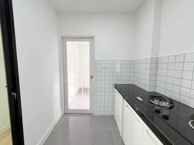 หมู่บ้านรัตนาวลัย, Bangkok, Si Khan, Don Mueang, Bangkok, 3 Bedrooms, 145 sqm, Semi-Detached House (Twin House) For Sale, by สรภพ ยอดไชย (สีฝุ่น), 500335167 - DDproperty.com
