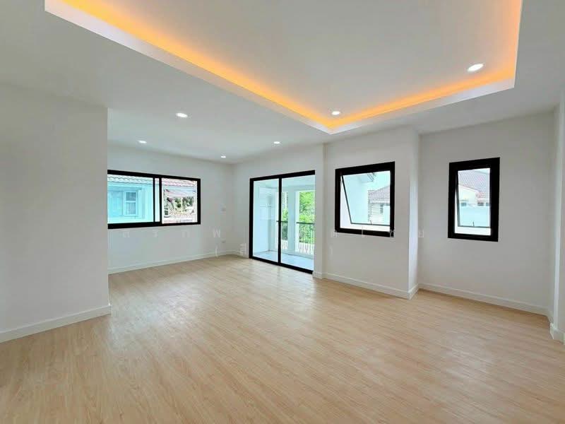 หมู่บ้านรัตนาวลัย, Bangkok, Si Khan, Don Mueang, Bangkok, 3 Bedrooms, 145 sqm, Semi-Detached House (Twin House) For Sale, by สรภพ ยอดไชย (สีฝุ่น), 500335167 - DDproperty.com